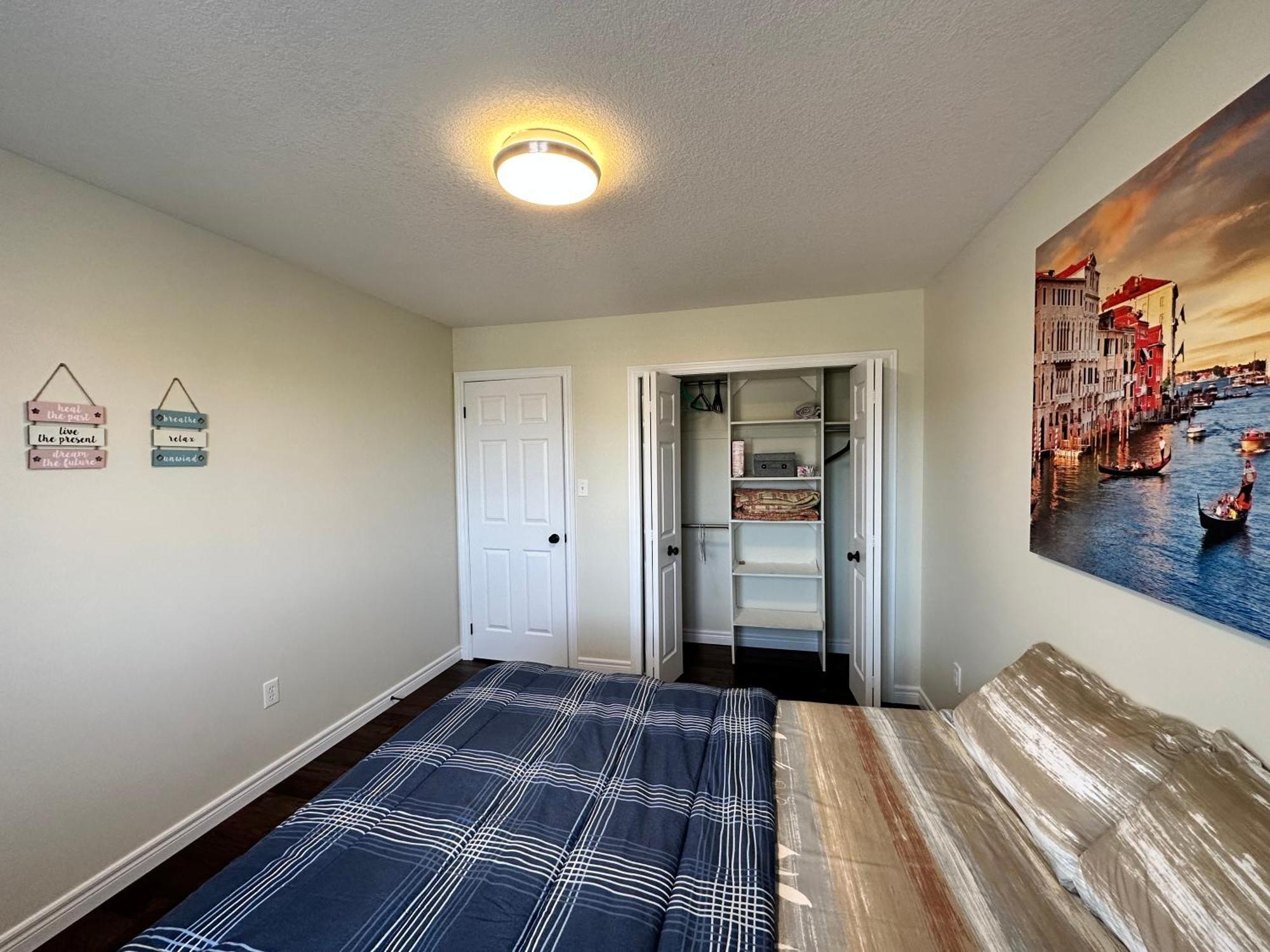 Comfortable Modern Room Near Ykf Airport III Kitchener Eksteriør bilde